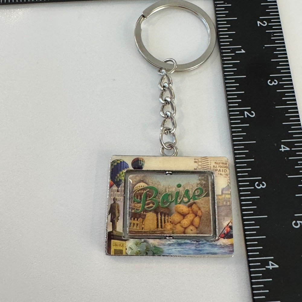 Boise Idaho Souvenir Keychain Vintage Postcard Scene Hot Air Balloons Potatoes‎
